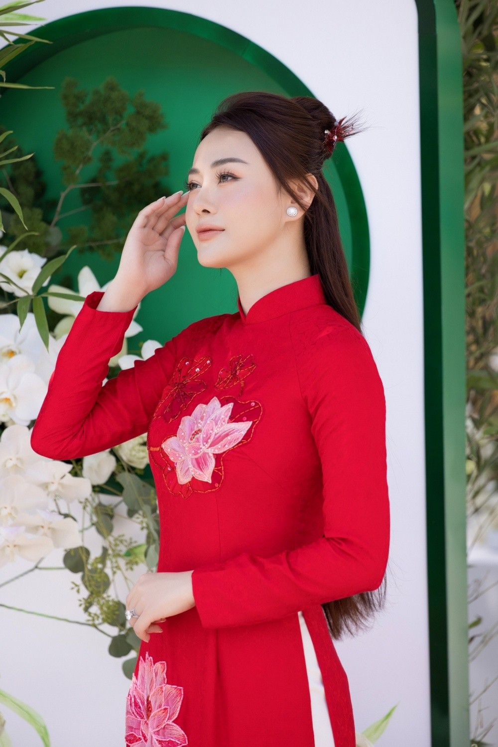 Hành động 10 điểm tinh tế của Phương Oanh trong lễ ăn hỏi với Shark Bình khiến dân tình nức nở khen ngợi - Ảnh 1