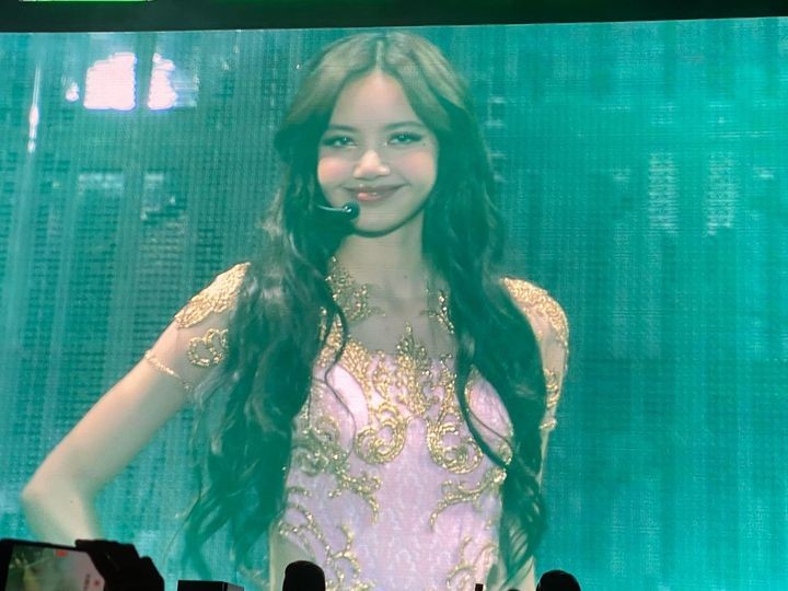 Tạo hình của BLACKPINK trong concert ngày thứ 2 Tạo hình của BLACKPINK trong concert ngày thứ 2