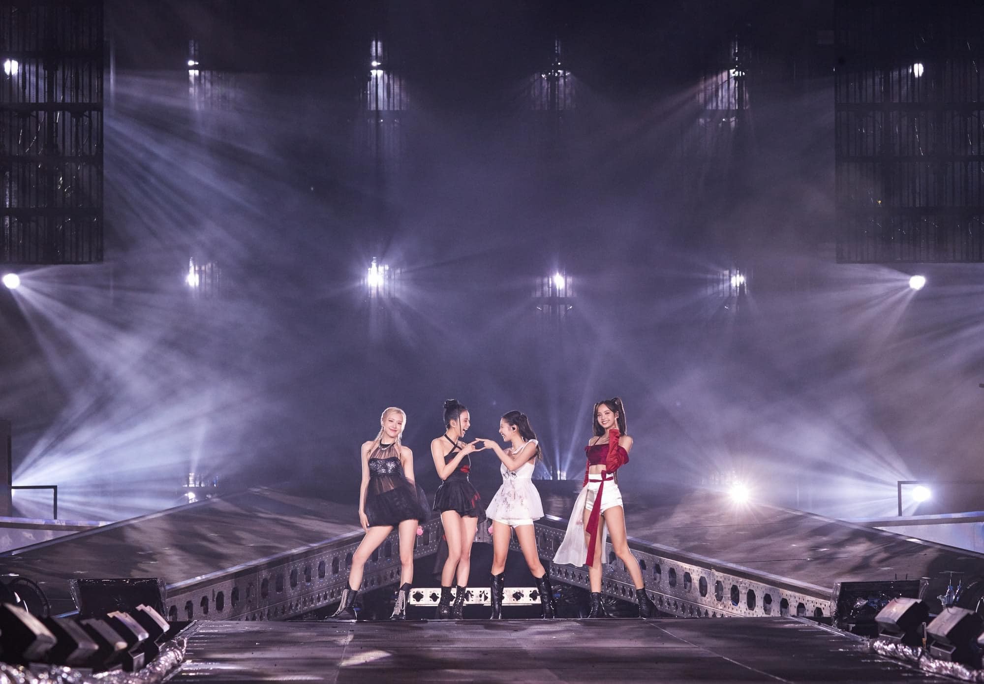 BLACKPINK đã có hai đêm diễn thành công tại Hà Nội BLACKPINK đã có hai đêm diễn thành công tại Hà Nội