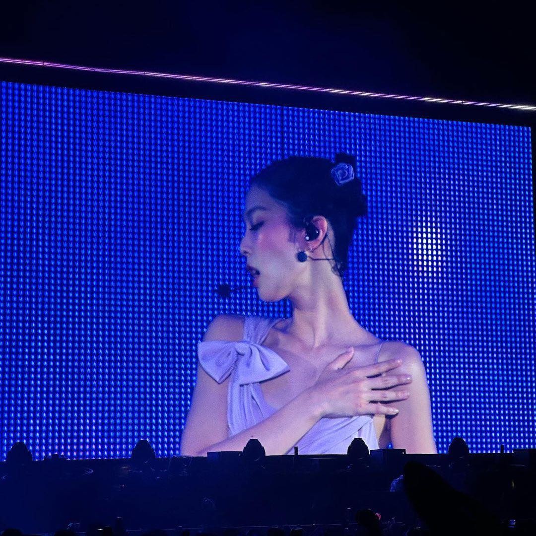 Những khoảnh khắc đáng nhớ của Jennie khi biểu diễn tại Việt Nam được cô nàng đăng tải trên trang cá nhân Những khoảnh khắc đáng nhớ của Jennie khi biểu diễn tại Việt Nam được cô nàng đăng tải trên trang cá nhân