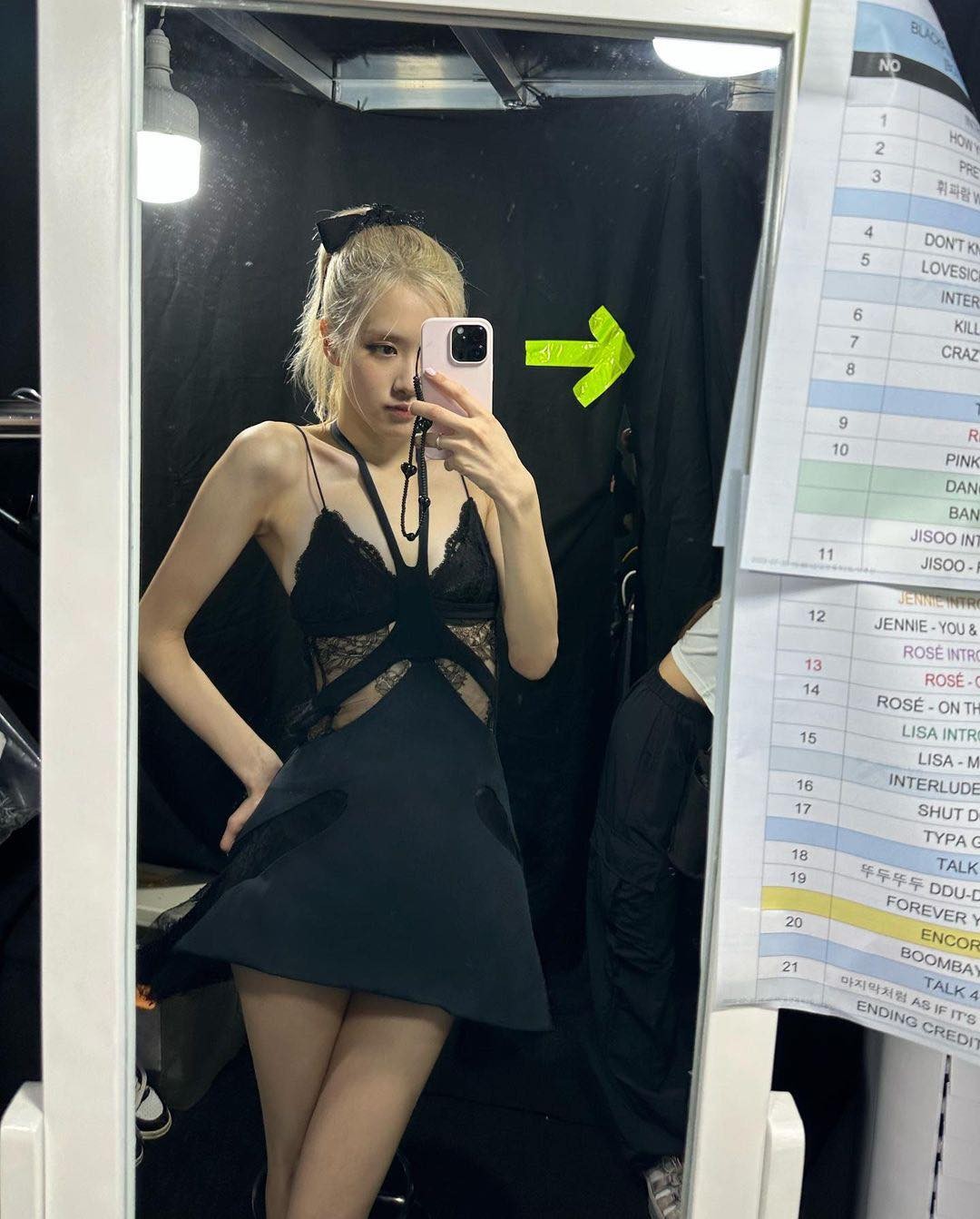 BLACKPINK đồng loạt khoe ảnh ở Việt Nam: Rosé viết hẳn tiếng Việt, Jennie 'cute' hết nấc cảm ơn fan - Ảnh 2 BLACKPINK đồng loạt khoe ảnh ở Việt Nam: Rosé viết hẳn tiếng Việt, Jennie 'cute' hết nấc cảm ơn fan - Ảnh 2