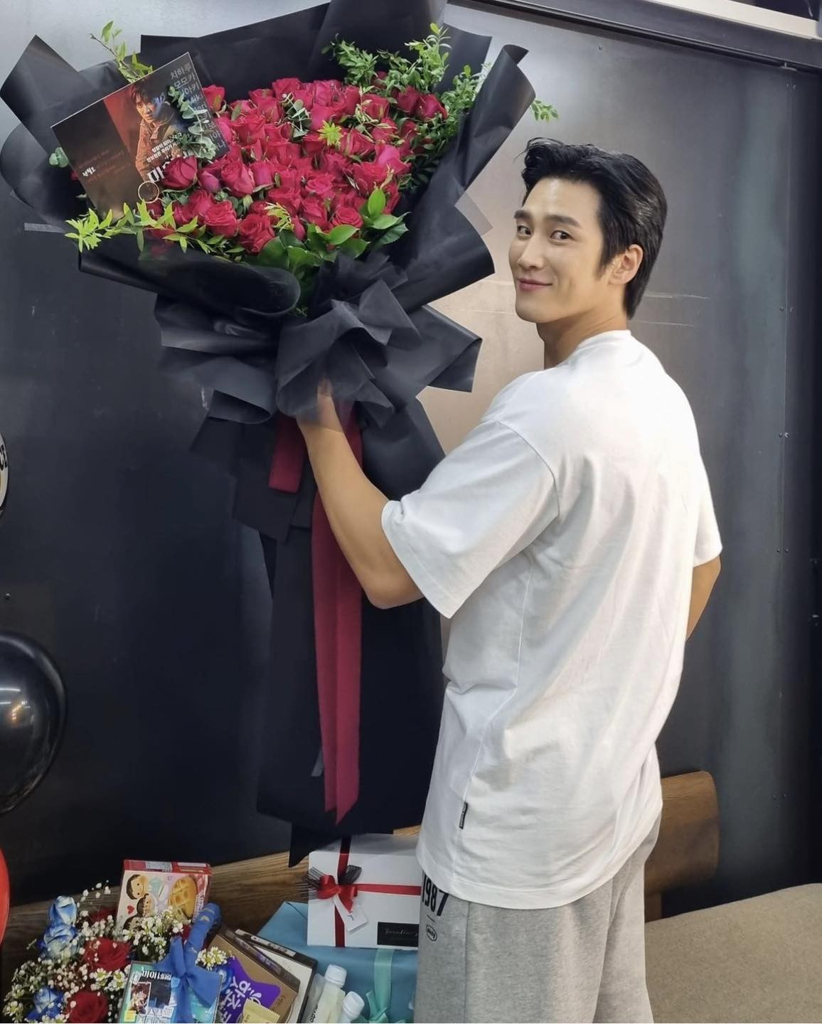 HOT: Dispatch 'khui' Jisoo (BLACKPINK) hẹn hò nam diễn viên Ahn Bo Hyun, YG lên tiếng xác nhận trong một nốt nhạc - Ảnh 9 HOT: Dispatch 'khui' Jisoo (BLACKPINK) hẹn hò nam diễn viên Ahn Bo Hyun, YG lên tiếng xác nhận trong một nốt nhạc - Ảnh 9