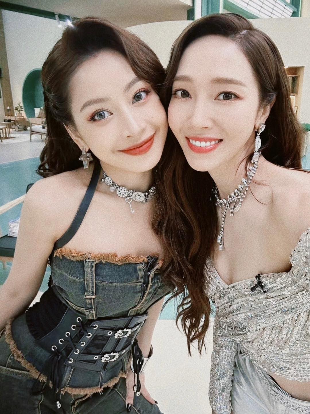 Chi Pu và Jessica trong hậu trường Tỷ Tỷ Đạp Gió Rẽ Sóng 2023