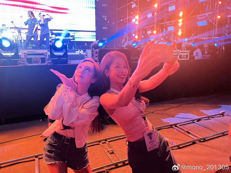 Chi Pu đọ sắc cùng cựu thành viên SNSD Jessica, visual lấn lướt 'công chúa băng giá' - Ảnh 3