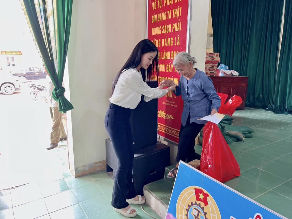 Á hậu Đào Hiền tiết lộ kế hoạch dùng tiền thưởng hậu đăng quang - Ảnh 2 Á hậu Đào Hiền tiết lộ kế hoạch dùng tiền thưởng hậu đăng quang - Ảnh 2