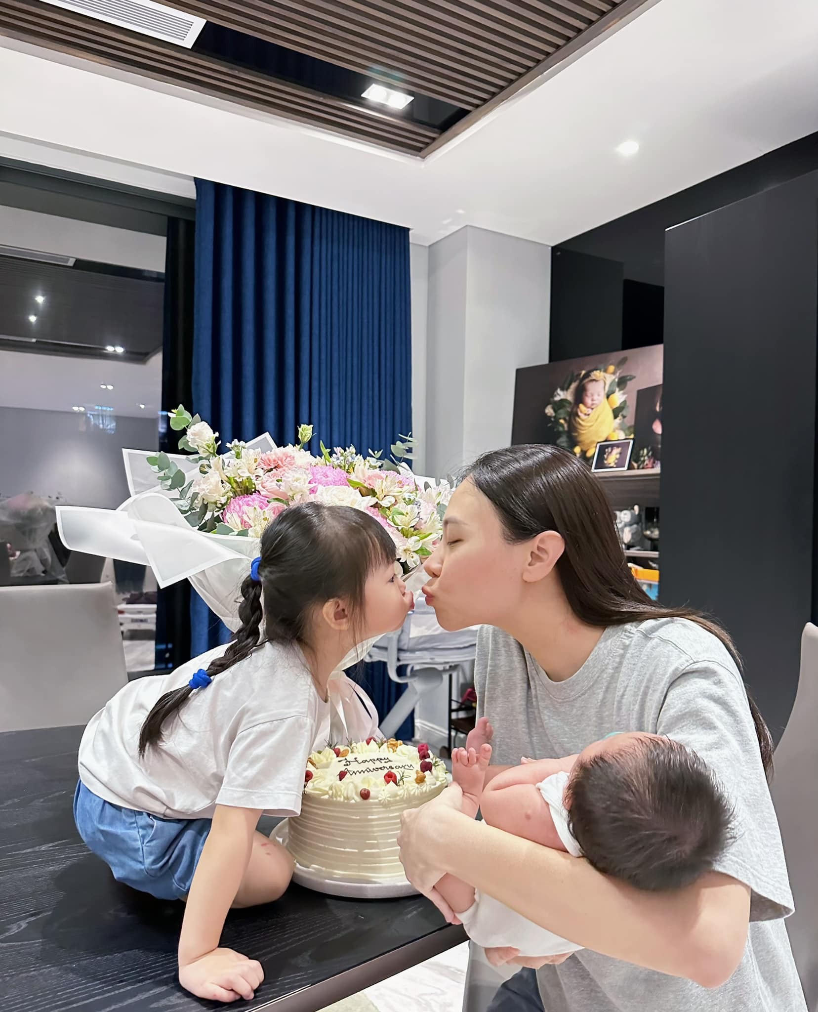 Mẹ bỉm Đàm Thu Trang khoe body thon gọn như thời con gái, Cường Đô La lập tức bình luận chú ý - Ảnh 1