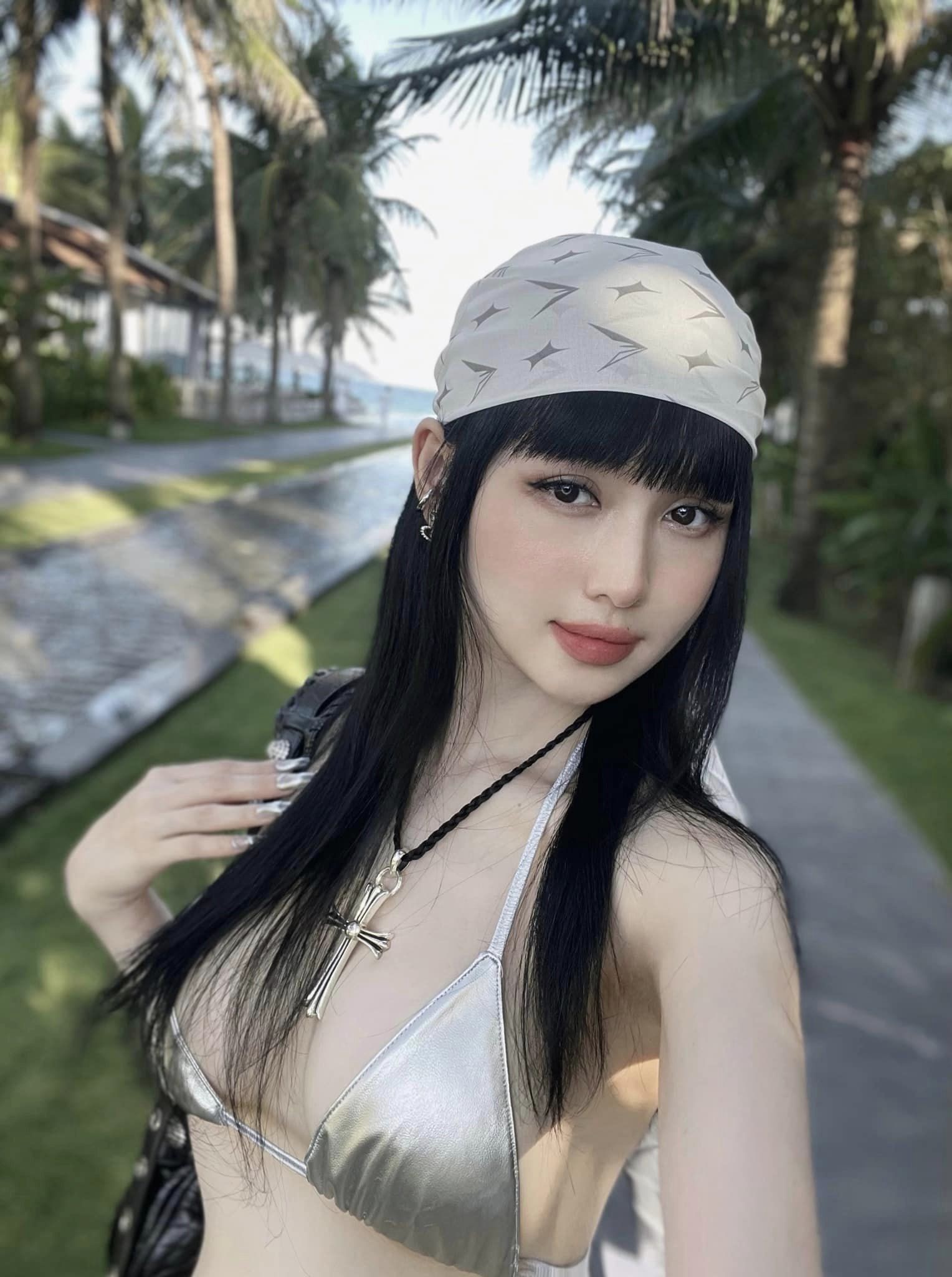 Visual xinh đẹp như búp bê của cựu hot girl Hà Thành nhận được cơn mưa lời khen