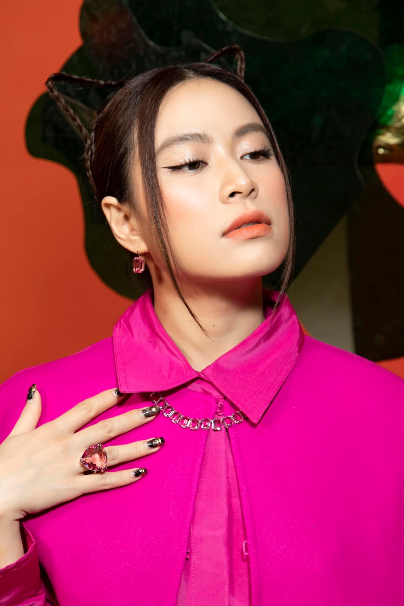 Hoàng Thuỳ Linh sẽ là gương mặt tiếp theo của Việt Nam 'Trung tiến'?