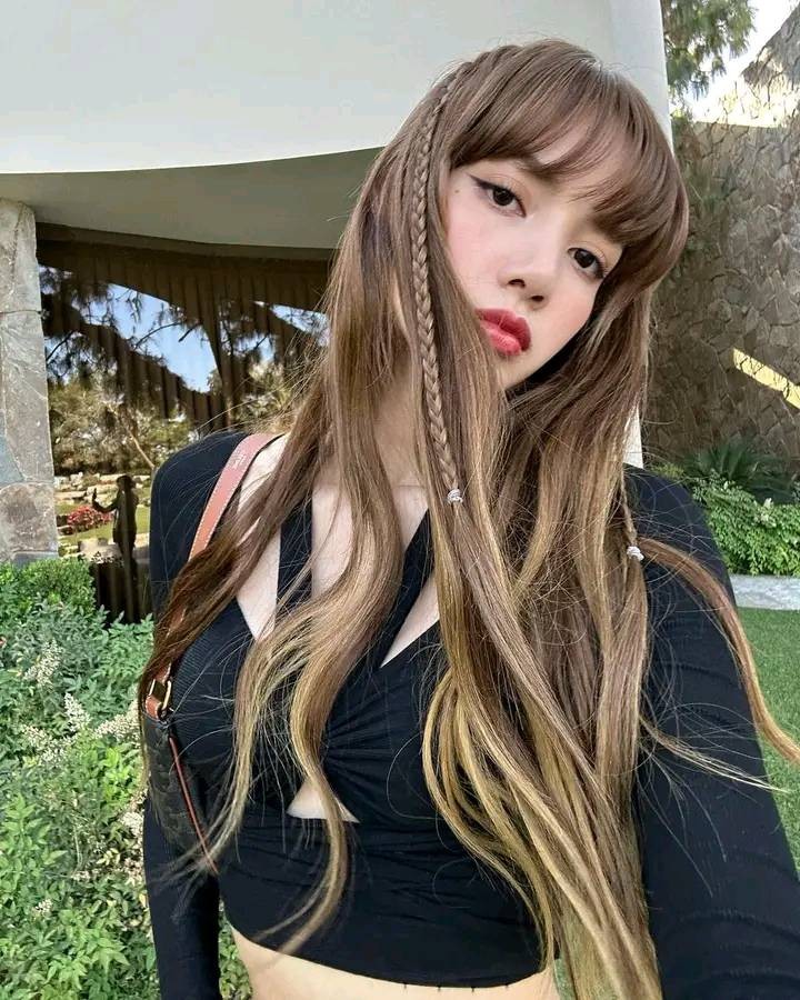 Lisa hiện đang là cái tên được săn đón trên toàn thế giới Lisa hiện đang là cái tên được săn đón trên toàn thế giới