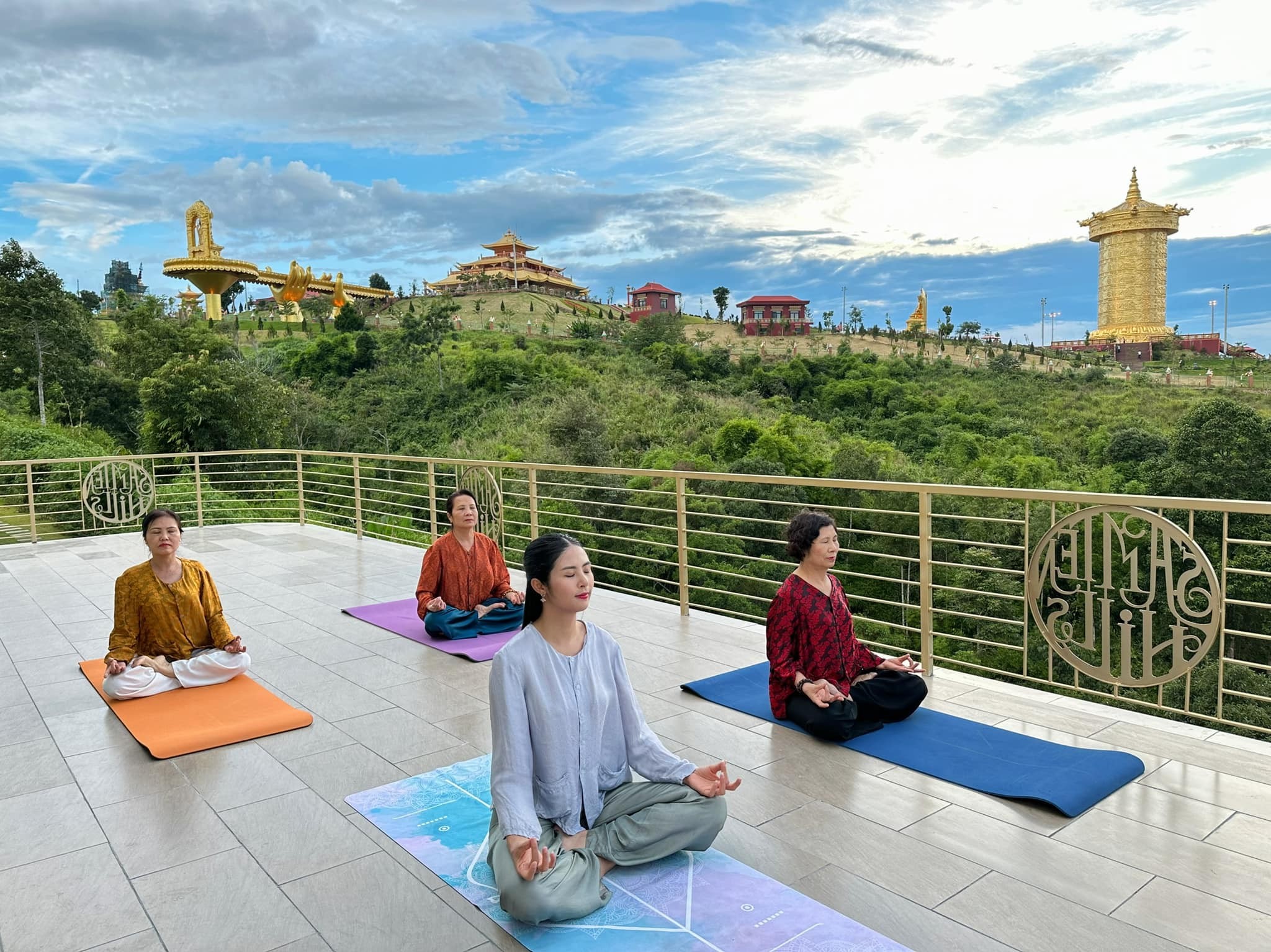 Lộ vòng 2 lùm xùm, Ngọc Hân lên tiếng làm rõ tin đồn đang mang thai con đầu lòng - Ảnh 1