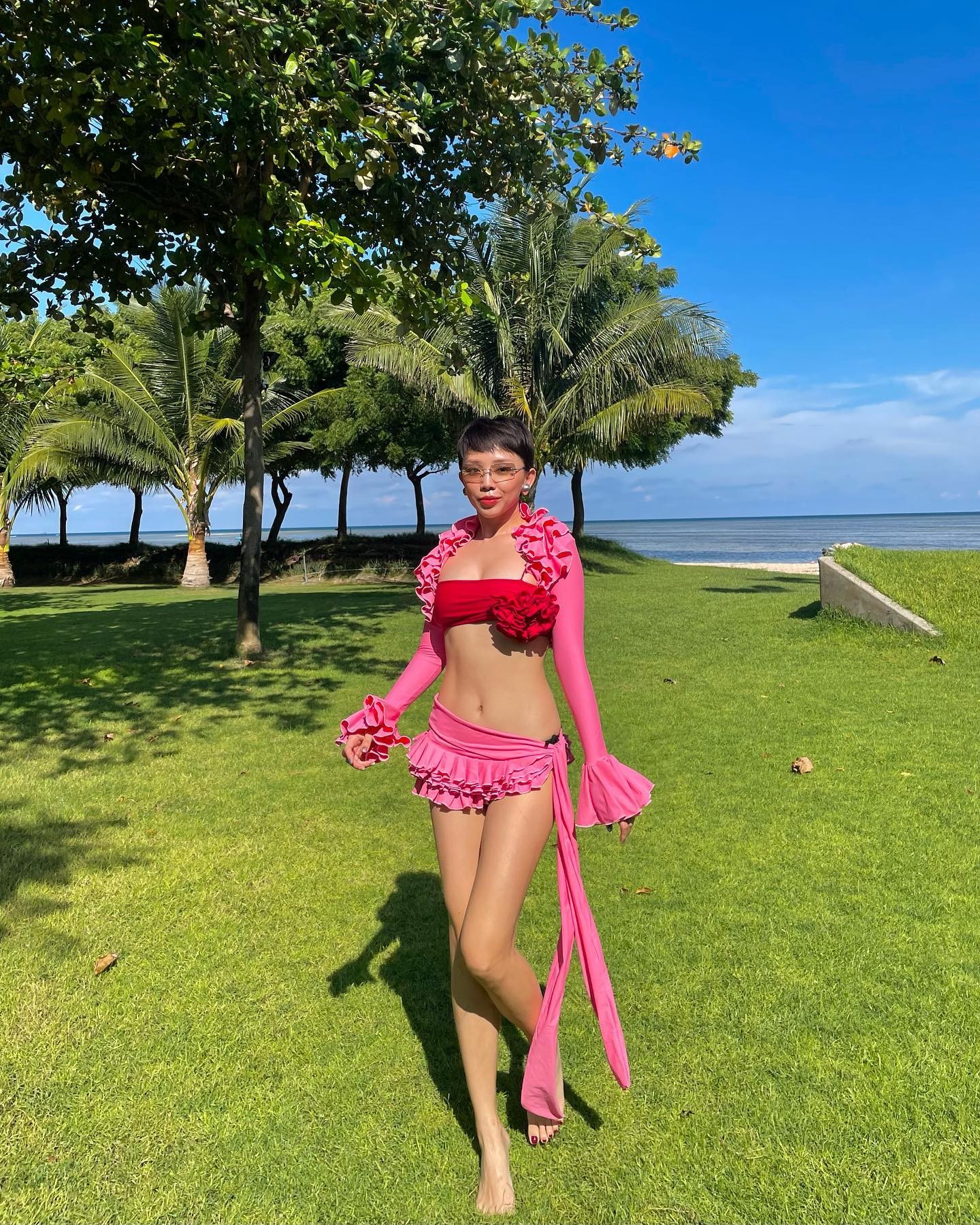 Tóc Tiên xả kho ảnh bikini quyến rũ ná thở, nhưng netizen đồng loạt gọi tên Touliver sau vụ 'dìm hàng' - Ảnh 1 Tóc Tiên xả kho ảnh bikini quyến rũ ná thở, nhưng netizen đồng loạt gọi tên Touliver sau vụ 'dìm hàng' - Ảnh 1