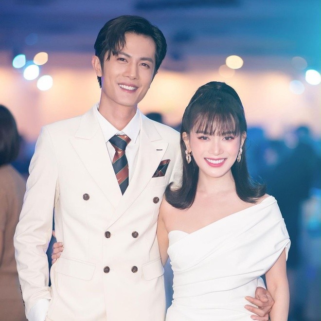 Chạm mặt tại sự kiện, Huỳnh Phương và Sĩ Thanh 'ngó lơ' nhau hậu chia tay - Ảnh 2