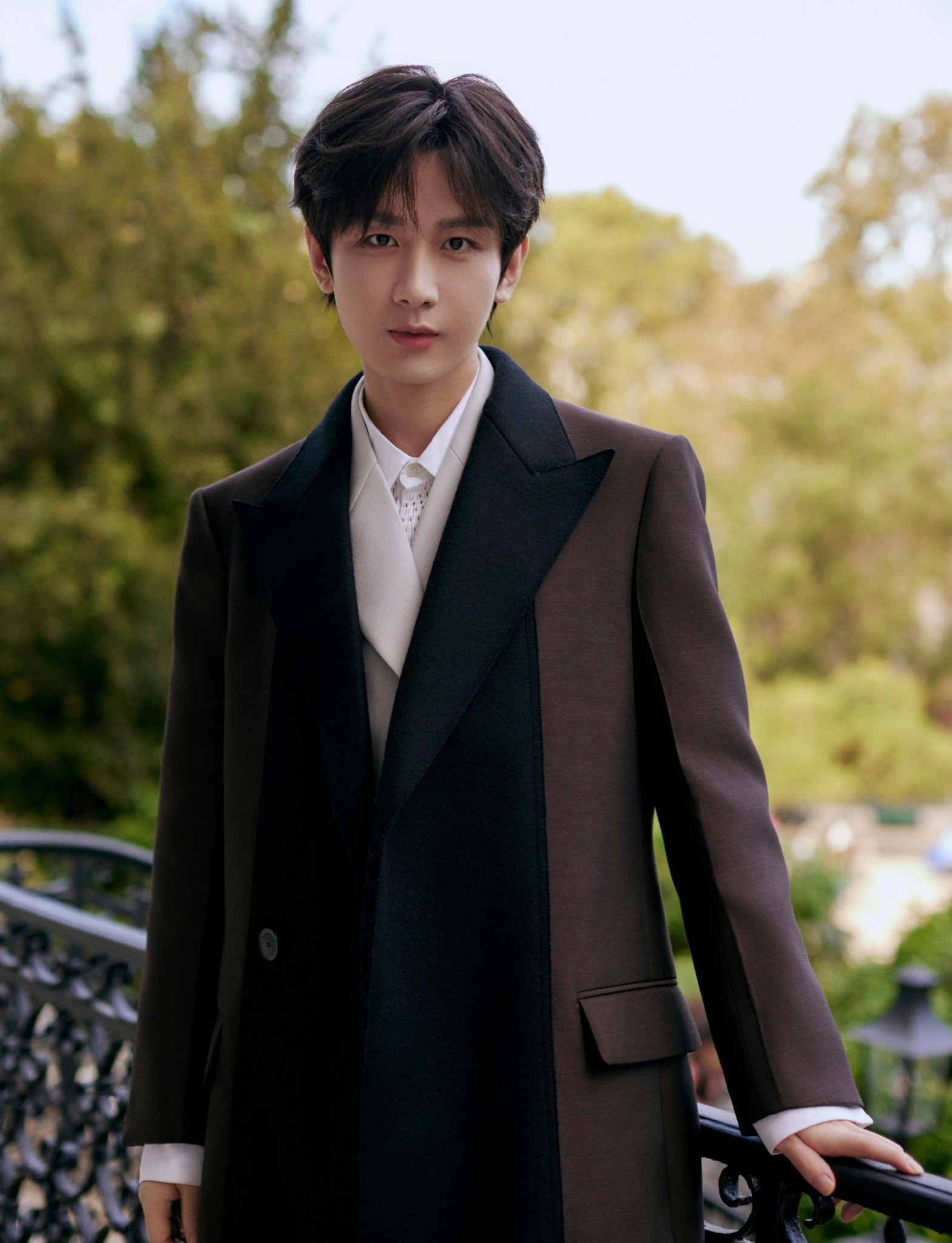 Thành Nghị điển trai trong hoạt động của Lanvin thuộc khuôn khổ Tuần lễ thời trang Paris