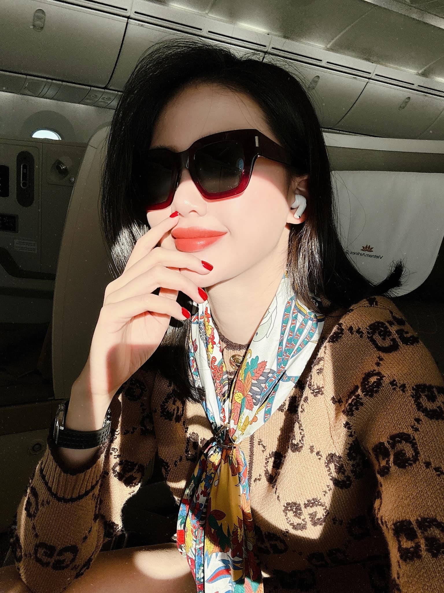 Cận cảnh nhan sắc đời thường xinh như thiên thần của Miss Universe Vietnam 2023 Bùi Quỳnh Hoa - Ảnh 2