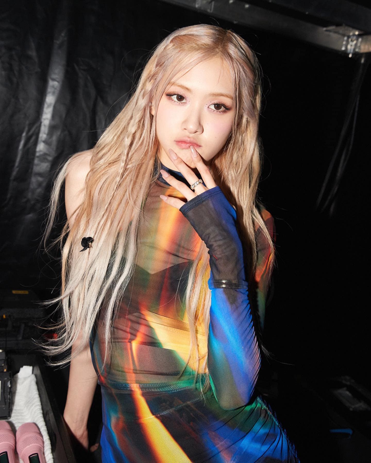 MXH Weibo bất ngờ rộ lên tin đồn Rosé (BLACKPINK) sẽ tham gia Tỷ Tỷ Đạp Gió Rẽ Sóng 5. Tuy nhiên tin đồn vẫn chưa được xác thực MXH Weibo bất ngờ rộ lên tin đồn Rosé (BLACKPINK) sẽ tham gia Tỷ Tỷ Đạp Gió Rẽ Sóng 5. Tuy nhiên tin đồn vẫn chưa được xác thực