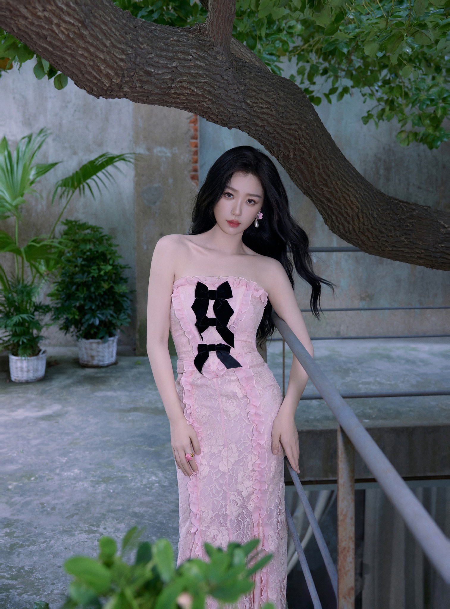 Ngu Thư Hân ngọt nào trong loạt ảnh PLV mới đăng