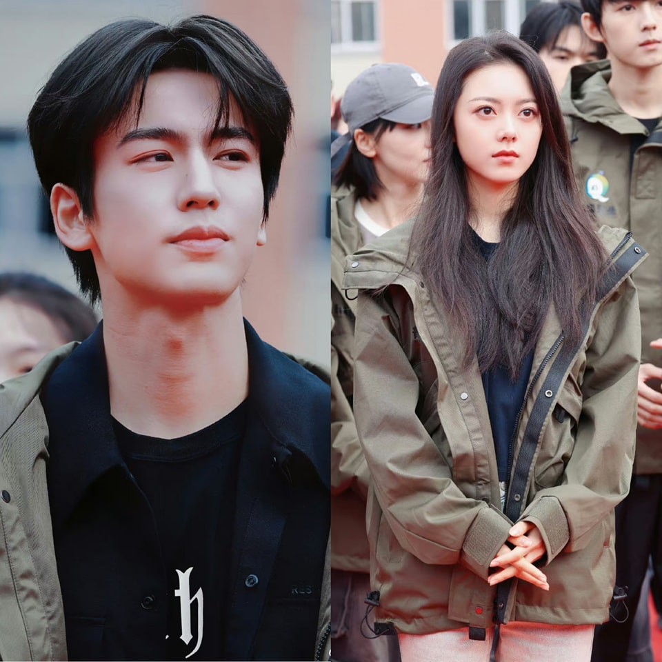 Triệu Kim Mạch và Trương Lăng Hách trong lễ khai máy phim Độ Hoa Niên (chuyển thể từ tiểu thuyết Trưởng Công Chúa).