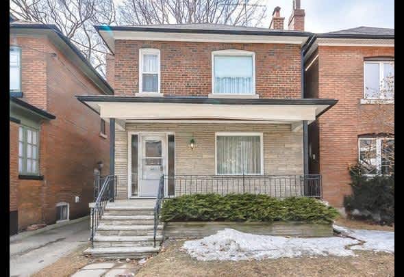 Nhìn từ ngoài vào, đây là một căn nhà bình thường như bao căn nhà khác thế nhưng bên trong lại vô cùng đáng kinh ngạc