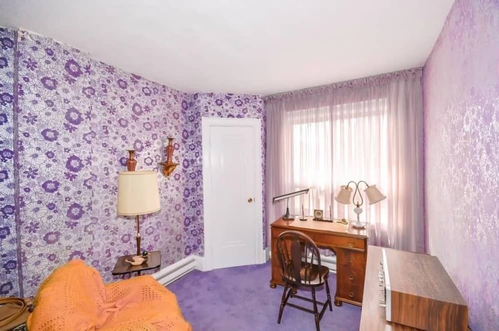 Chủ nhân của ngôi nhà là một thợ may. Đây là căn phòng bà thường làm việc mỗi ngày