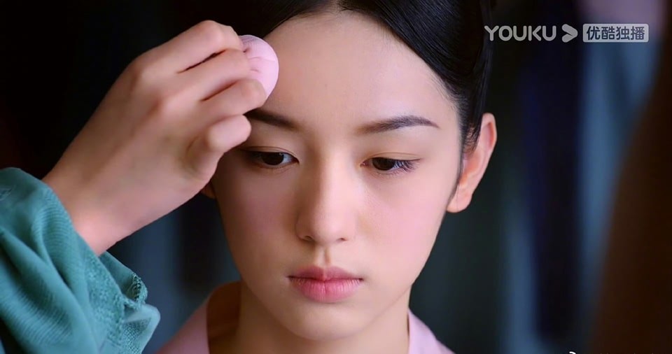 Làn da chân thật, không qua chỉnh sửa, filter của Châu Dã trong bộ phim 'Vị hữu ám hương lai' khiến dân tình sửng sốt vì đẹp không tì vết