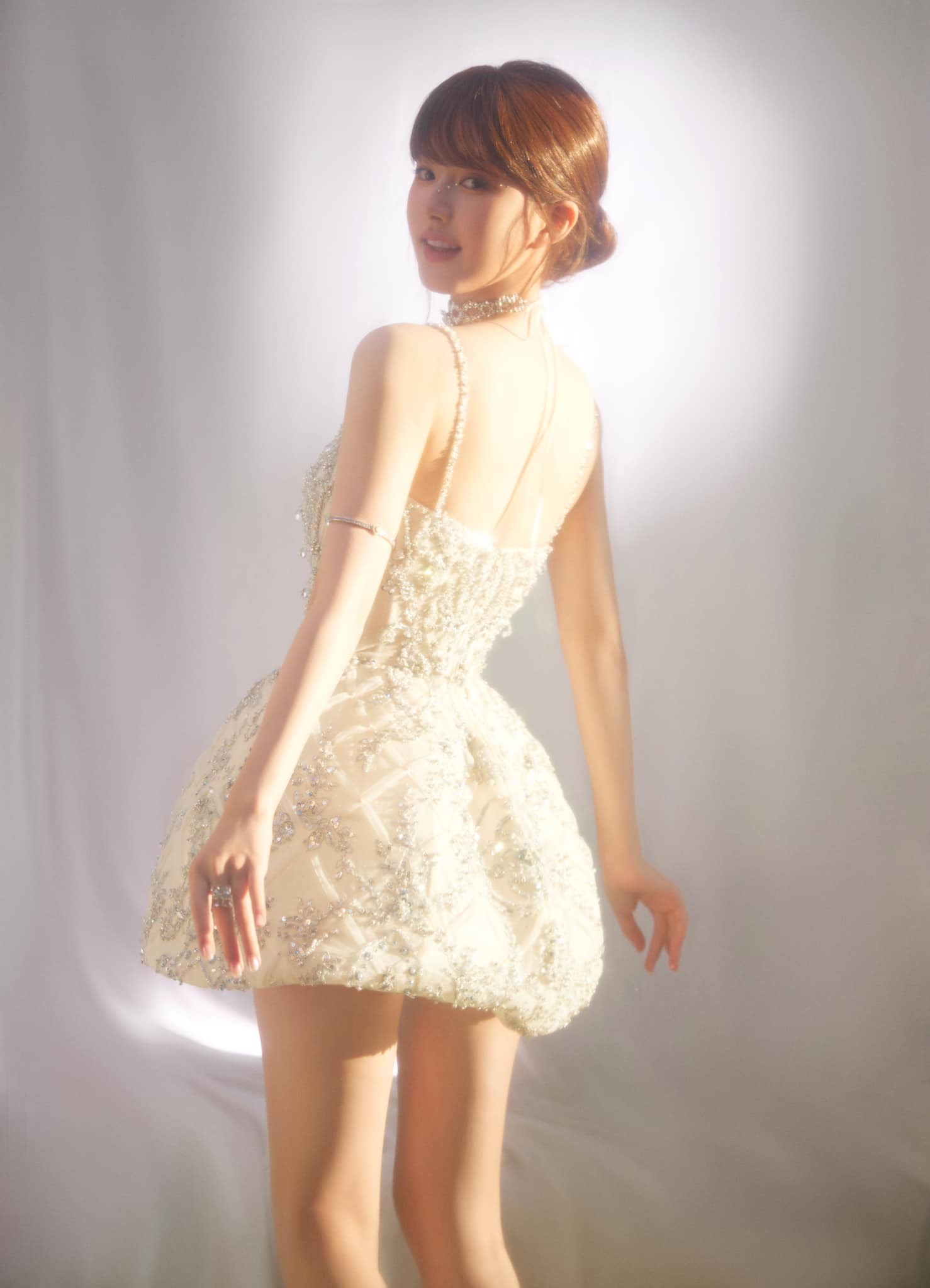 Sau khi nhận về phản ứng không mấy tích cực tại Tuần lễ thời trang Paris, Triệu Lộ Tư đã có sự tiến bộ trông thấy về phong cách thời trang tại các sự kiện gần đây