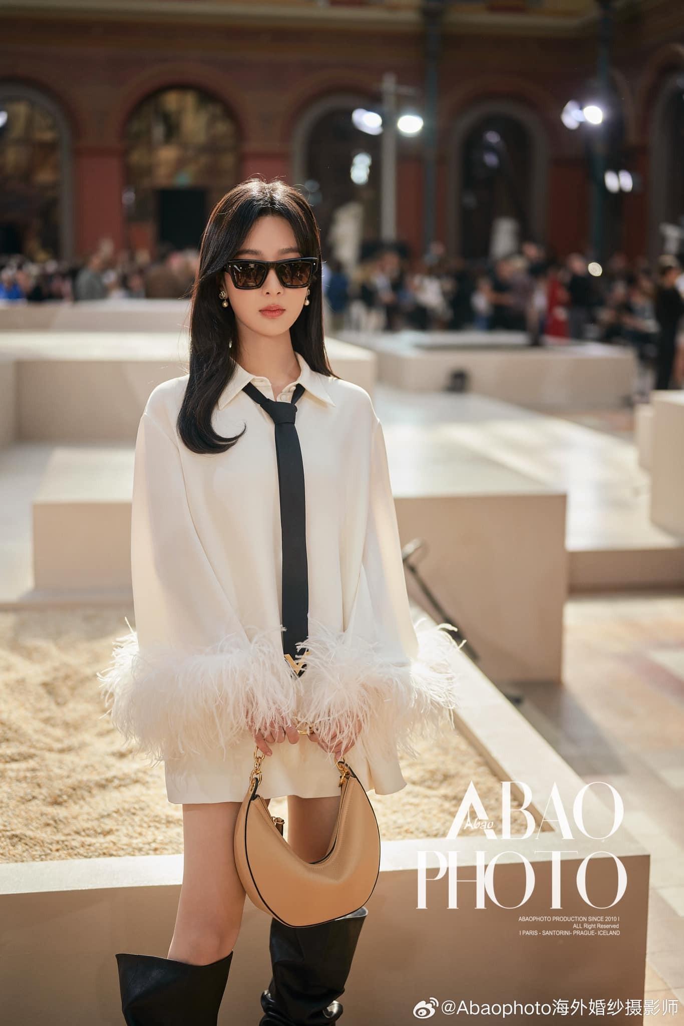 Dương Tử ngày càng thăng hạng nhan sắc, tiến bộ vượt bậc ở mảng thời trang sau nhiều năm bị chê kém sắc, quê mùa - Ảnh 1 Dương Tử ngày càng thăng hạng nhan sắc, tiến bộ vượt bậc ở mảng thời trang sau nhiều năm bị chê kém sắc, quê mùa - Ảnh 1