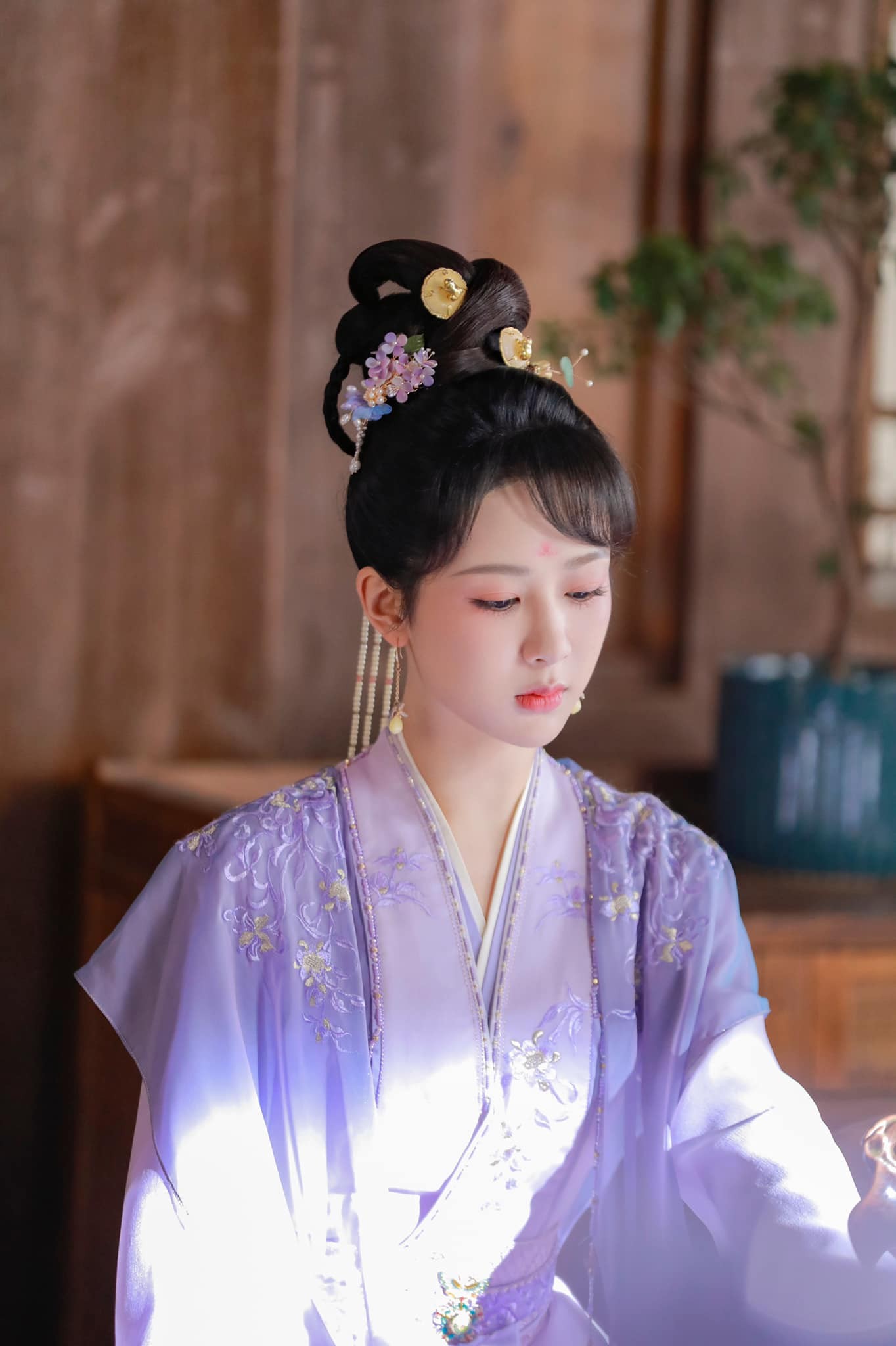 Dương Tử ngày càng thăng hạng nhan sắc, tiến bộ vượt bậc ở mảng thời trang sau nhiều năm bị chê kém sắc, quê mùa - Ảnh 3 Dương Tử ngày càng thăng hạng nhan sắc, tiến bộ vượt bậc ở mảng thời trang sau nhiều năm bị chê kém sắc, quê mùa - Ảnh 3