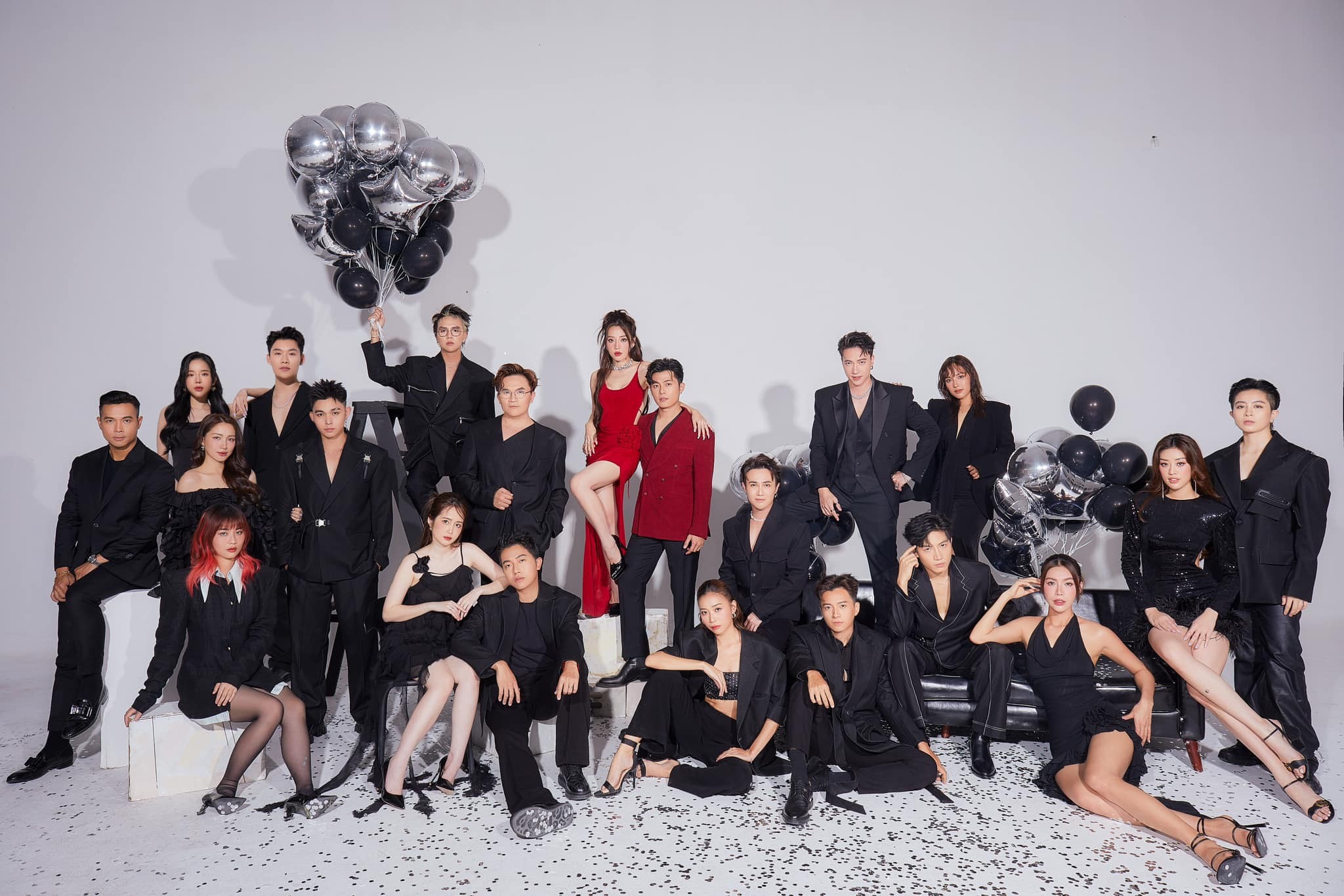 Dàn trai xinh gái đẹp hiện đang gây sốt trên mọi mặt trận