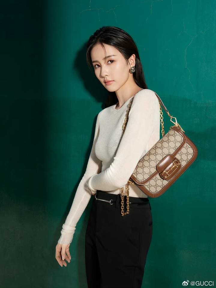 Bạch Lộc trong bộ ảnh quảng cáo cho thương hiệu Gucci.