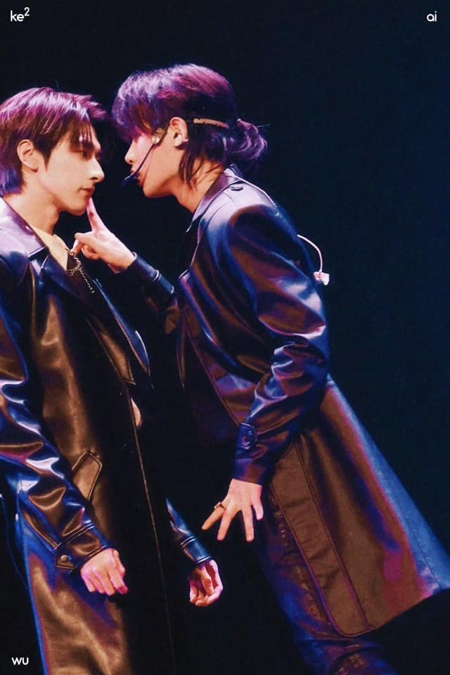 Phần trình diễn dance cover 'Trouble Maker' của Justin Hoàng Minh Hạo và Lâm Nhất trong buổi concert của Hoàng Minh Hạo đang gây sốt trên weibo.