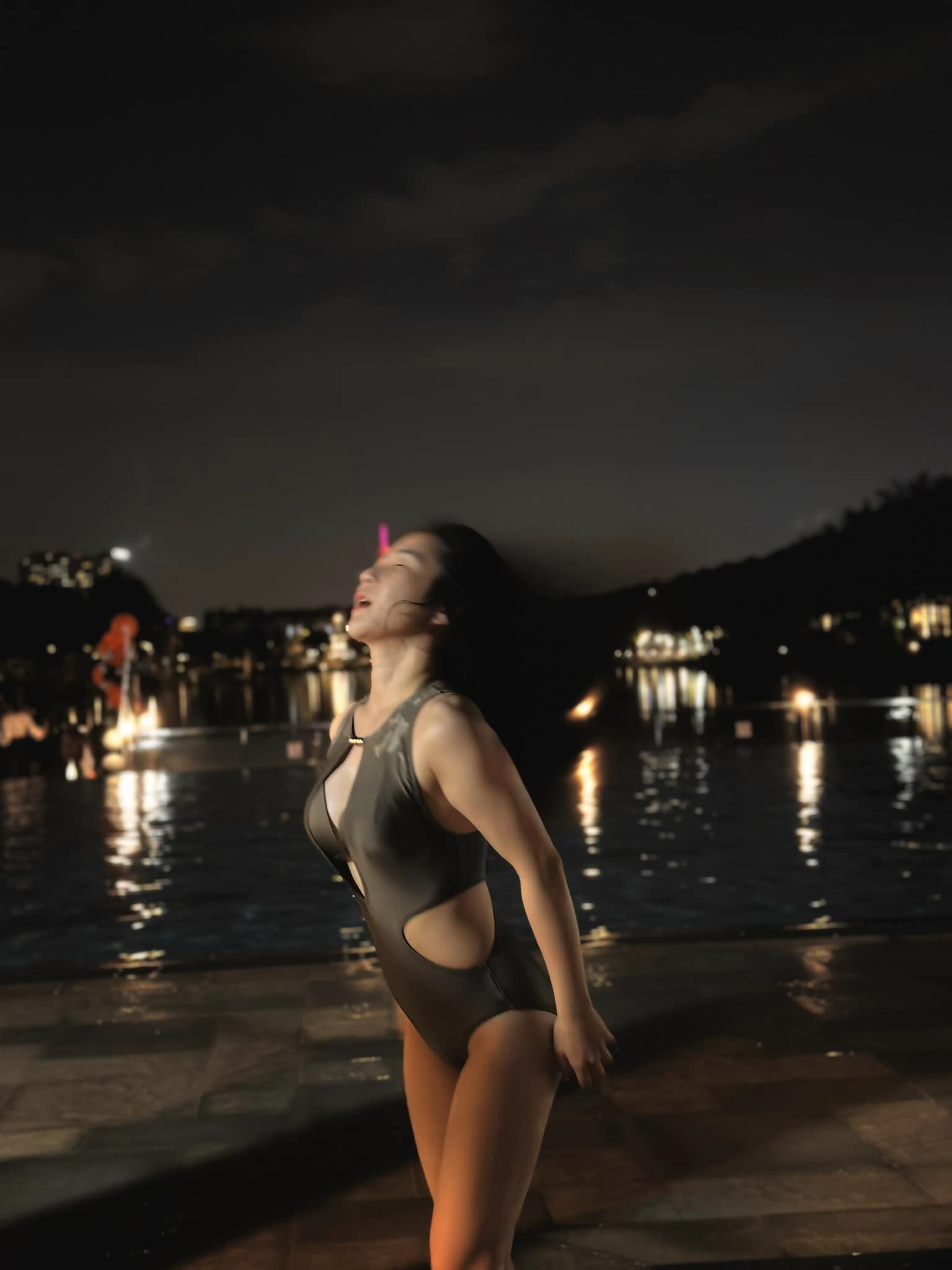 Netizen dành cơn mưa lời khen cho sắc vóc của nữ ca sĩ