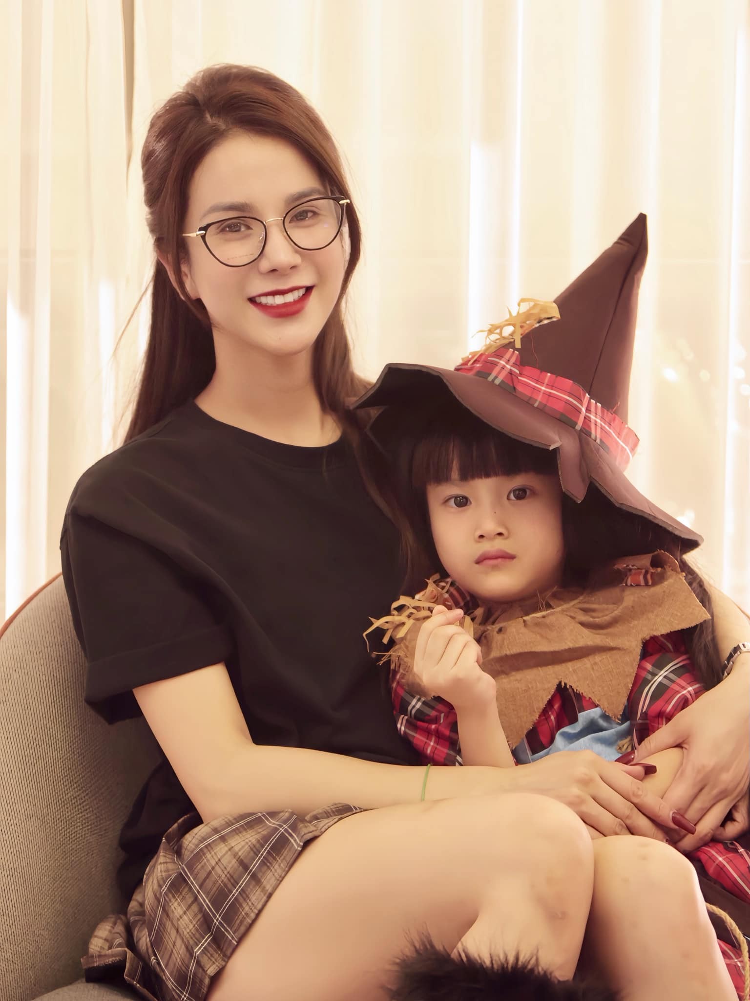 Diệp Lâm Anh và con gái