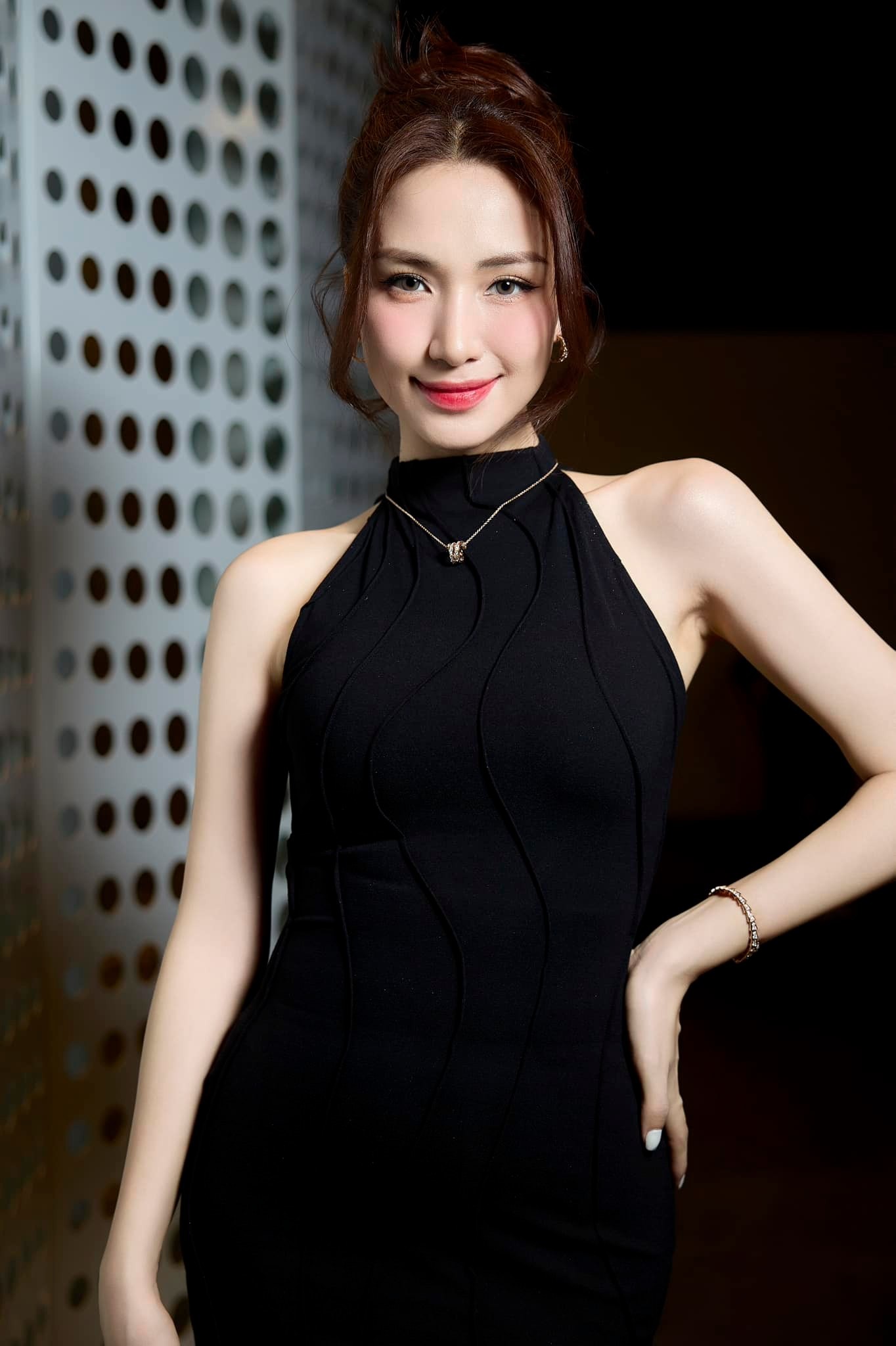 Hòa Minzy làm rõ tin đồn sắp kết hôn