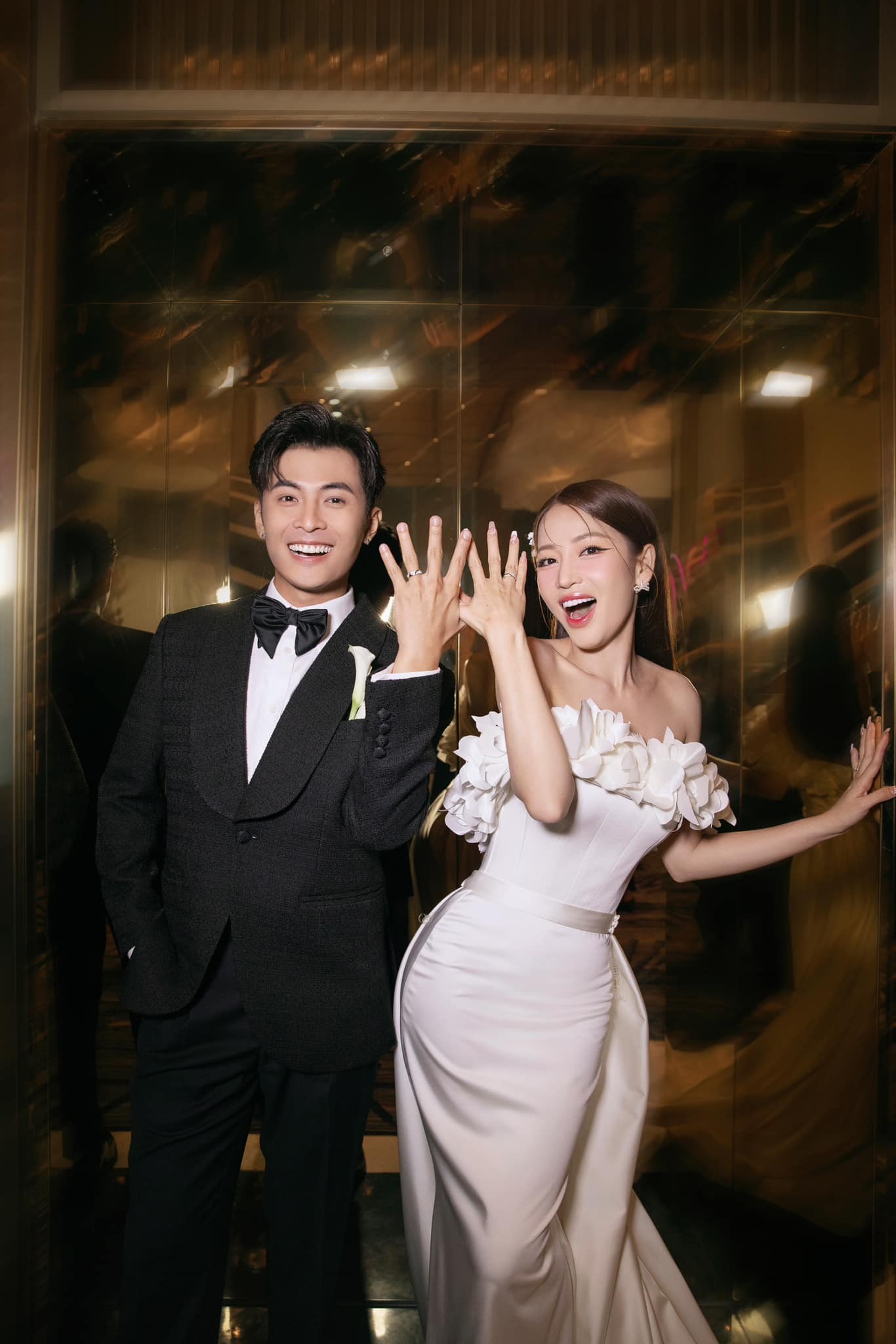 Puka và Gin Tuấn Kiệt hạnh phúc trong ngày cưới