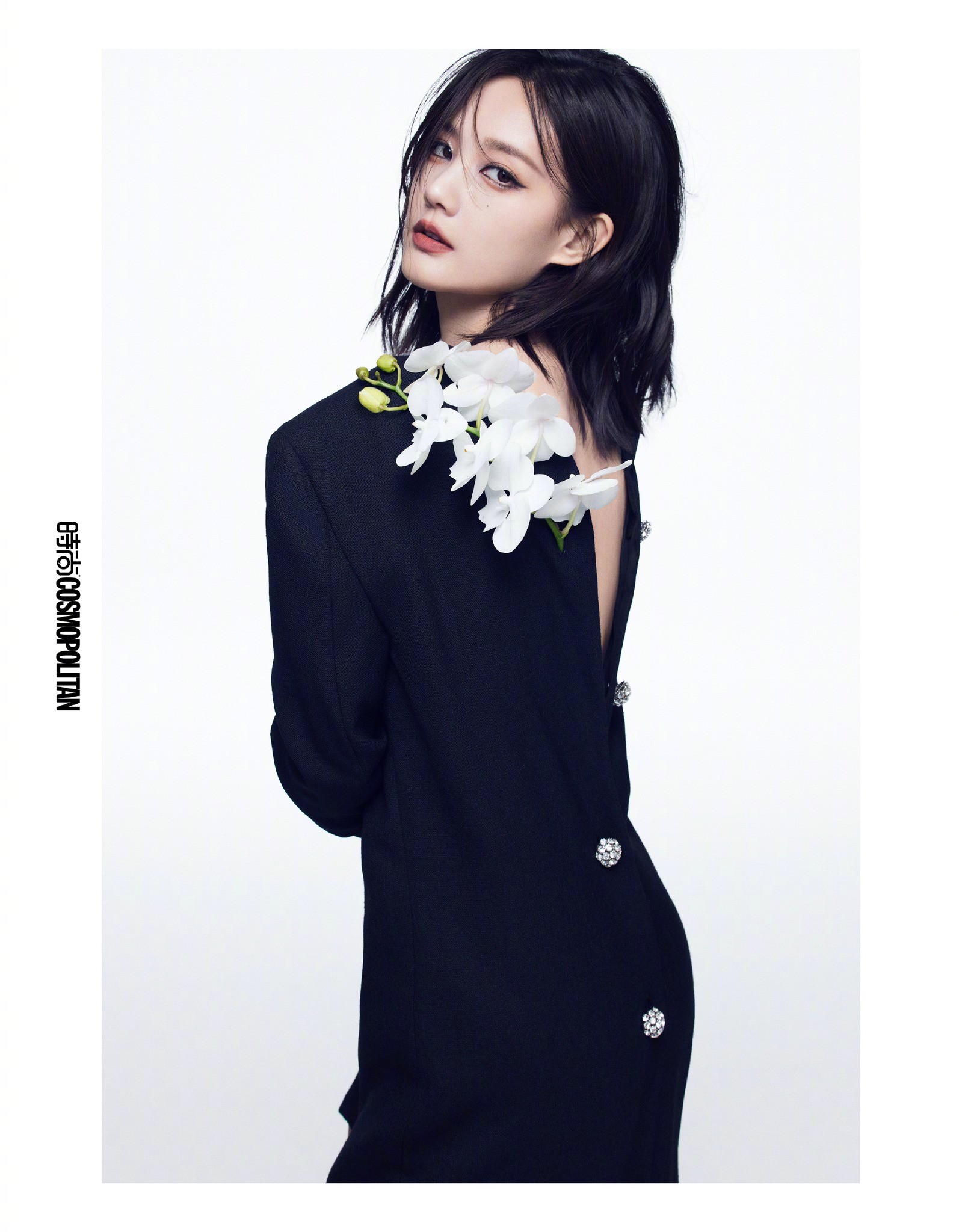 Lý Nhất Đồng trên bìa tạp chí Cosmopolitan Beauty Bible tháng 13 (phụ bản đặc biệt)