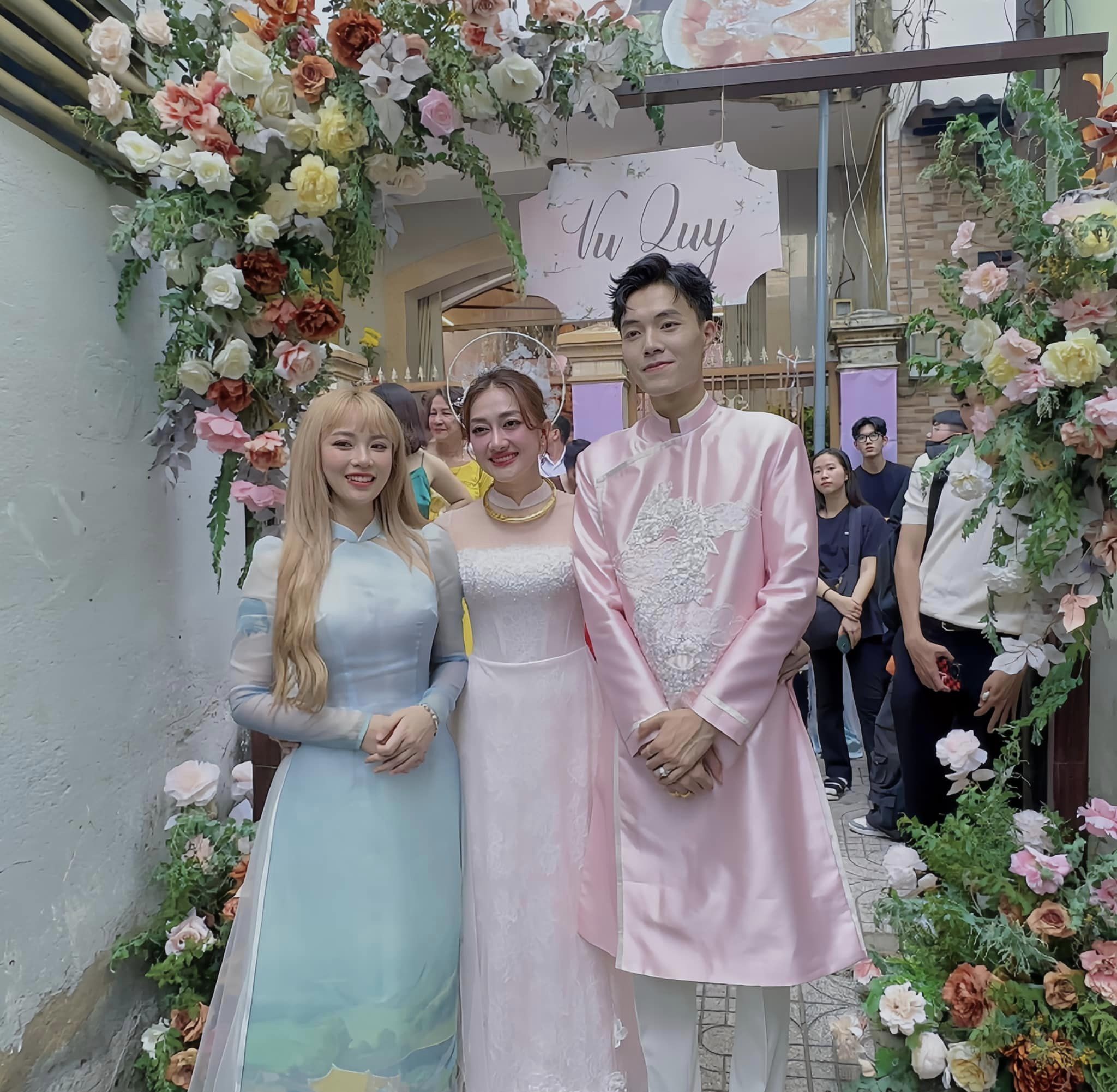 Lan Ngọc - BB Trần 'chốt cưới' cuối năm, 1 cặp Vbiz công khai cầu hôn tại đám hỏi Phương Lan? - Ảnh 4