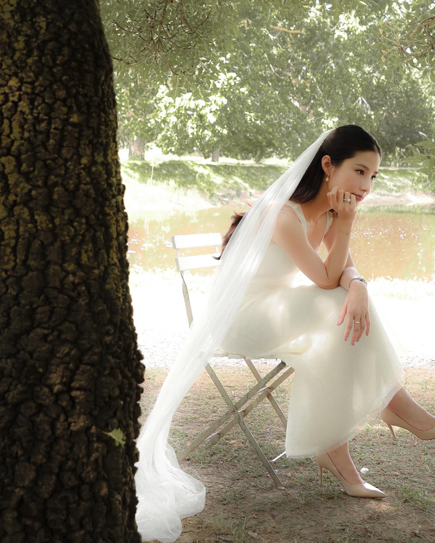 Diễm My 9X tung bộ ảnh cưới đẹp như mơ bên ông xã, được khen hết lời vì mời cưới cực khéo - Ảnh 5