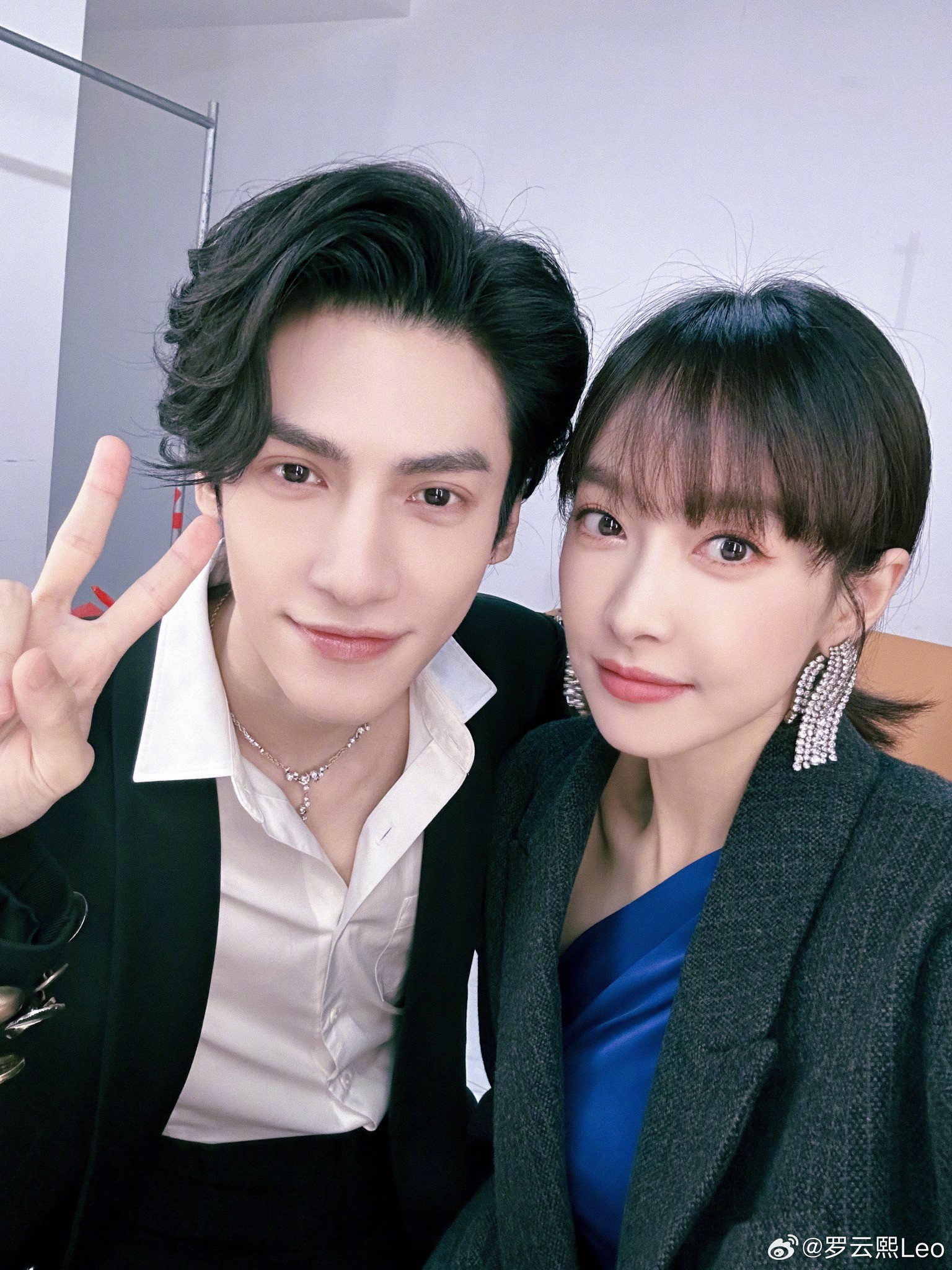 La Vân Hi khoe hình chụp chung với Tống Thiến. Cả hai từng hợp tác trong phim 'Kế Hoạch Nguồn Nhịp Tim'.