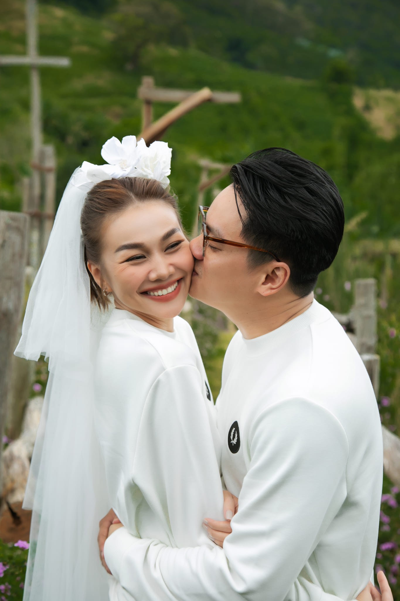 Thanh Hằng tung ảnh cưới long lanh kỷ niệm tròn 1 tháng đám cưới Thanh Hằng tung ảnh cưới long lanh kỷ niệm tròn 1 tháng đám cưới