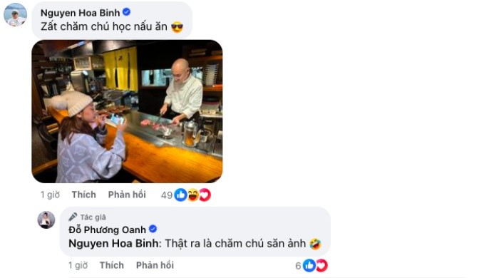 Cặp đôi thoải mái tương tác trên mạng xã hội Cặp đôi thoải mái tương tác trên mạng xã hội