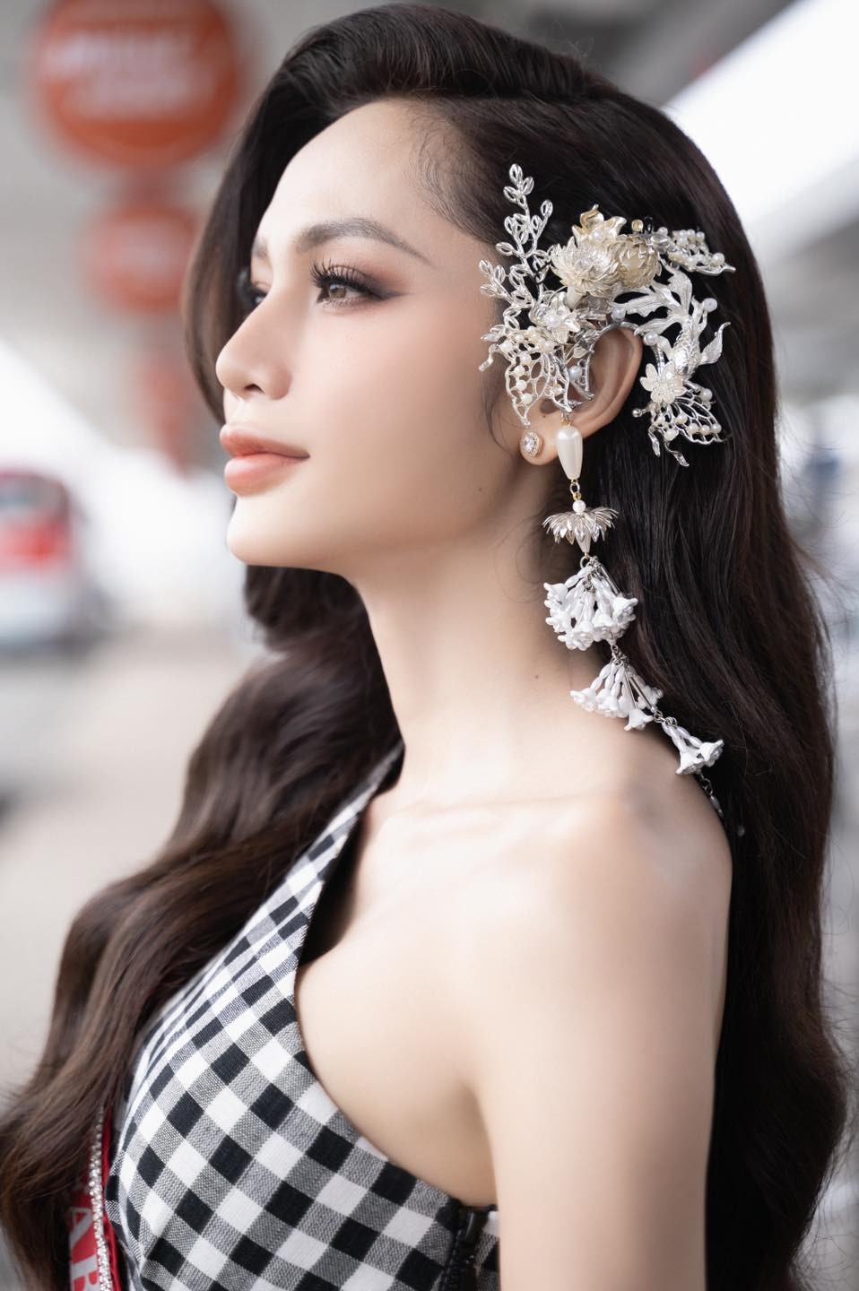 Lương Mỹ Kỳ mang hơn 100kg hành lý, ekip 20 người lên đường 'chinh chiến' Miss Fabulous International 2023 - Ảnh 2