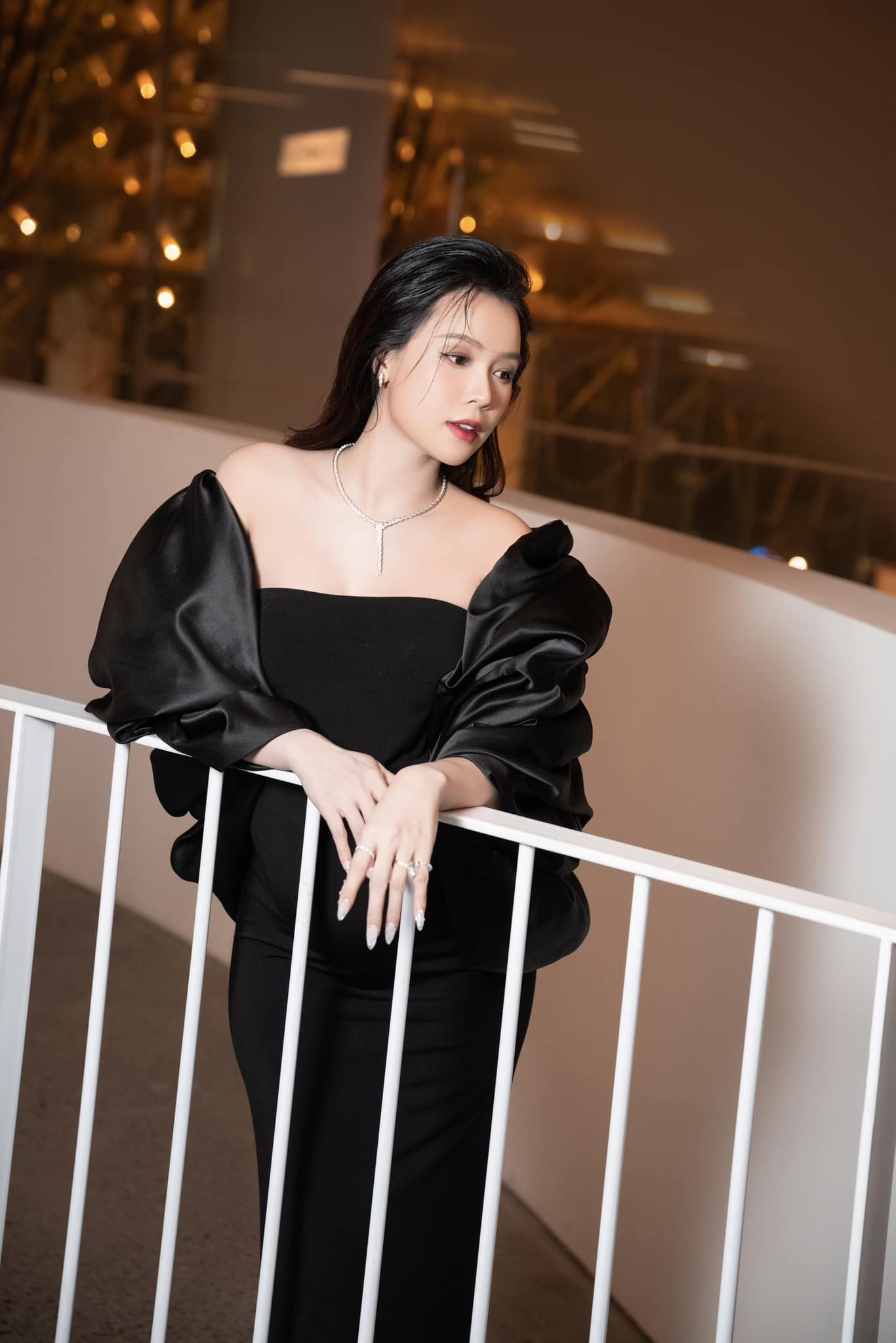 Sam khoe bụng bầu cực 'slay' nhưng nhất quyết giấu nhẹm ông xã - Ảnh 2