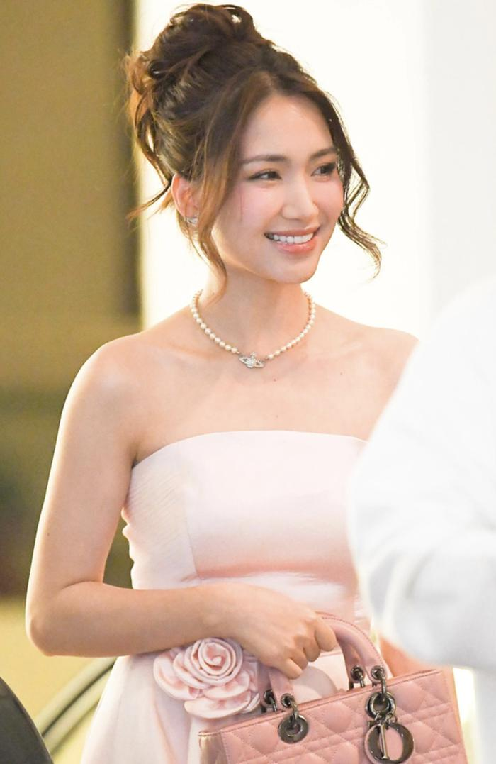 Hòa Minzy tiết lộ Đoàn Văn Hậu đã từng giúp đỡ cô lúc khó khăn Hòa Minzy tiết lộ Đoàn Văn Hậu đã từng giúp đỡ cô lúc khó khăn