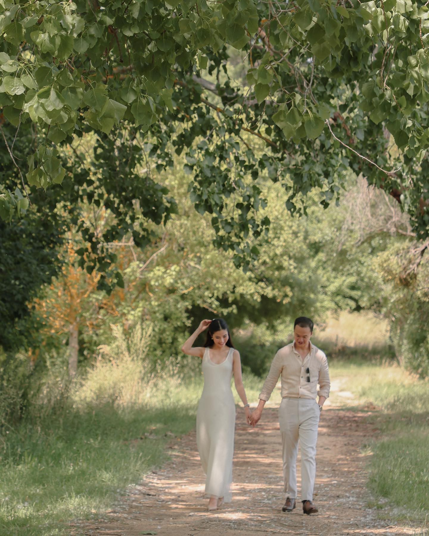 Bộ ảnh cưới đầy chất thơ chụp tại Úc được Diễm My 9X đăng tải trên trang cá nhân thời gian gần đây