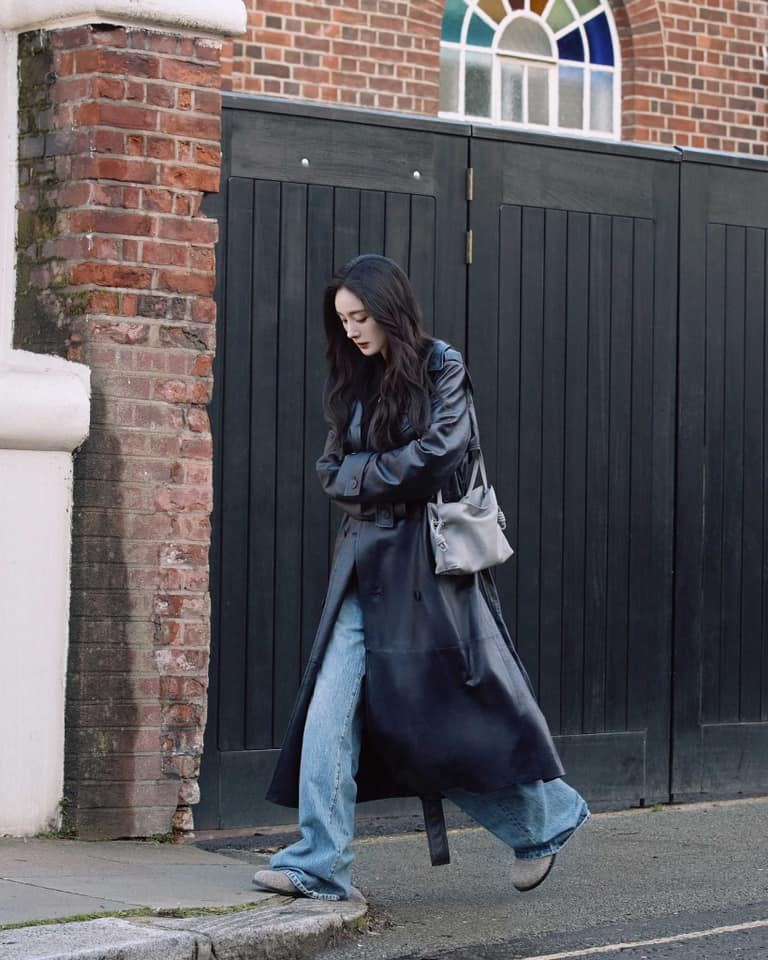 Phong cách đường phố của Dương Mịch tại London thu hút sự chú ý của cư dân mạng