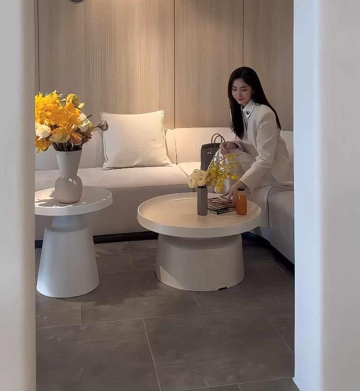 Đặng Thu Thảo gây ấn tượng với đường nét gương mặt cực kỳ cân đối và nhan sắc ngày càng mặn mà, đằm thắm sau khi sinh 2 con. Đặng Thu Thảo gây ấn tượng với đường nét gương mặt cực kỳ cân đối và nhan sắc ngày càng mặn mà, đằm thắm sau khi sinh 2 con.
