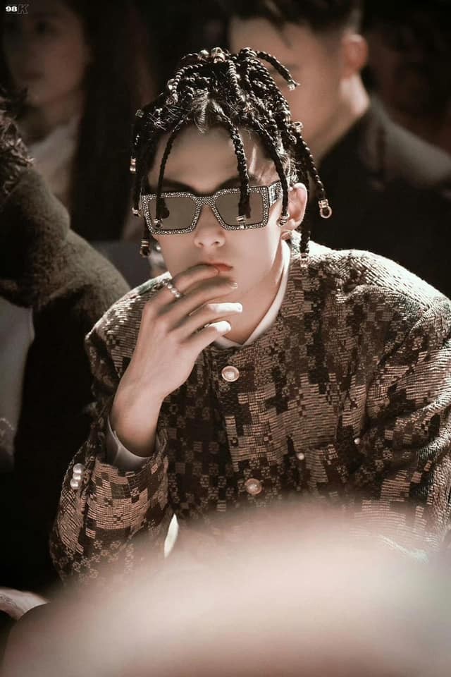 Phong cách thời trang của Vương Hạc Đệ khi tham gia hoạt động của LV thu hút sự chú ý của cư dân mạng