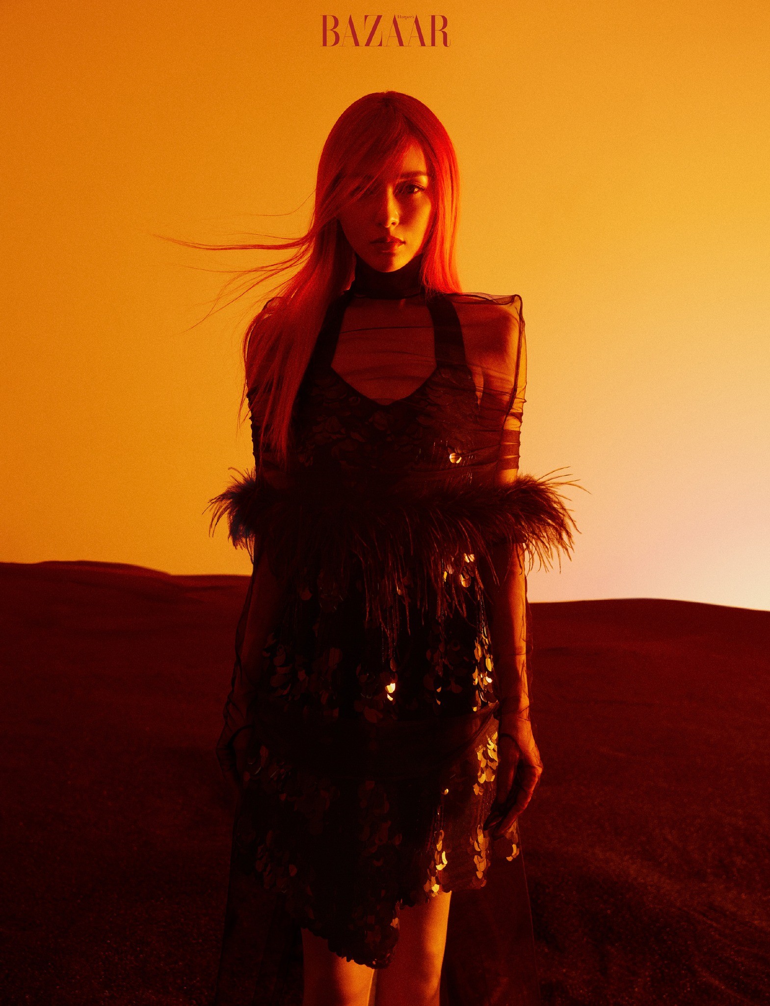 Đường Yên trên bìa tạp chí Harper's Bazaar điện tử / Mini BAZAAR tháng 12/2023