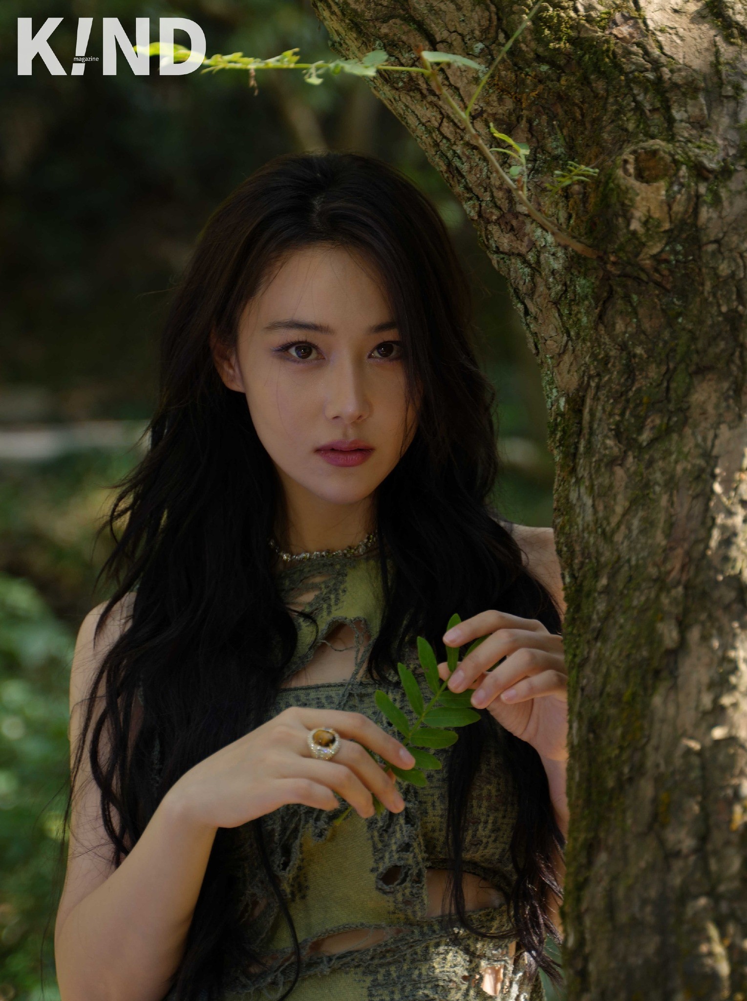 Trương Hinh Dư trên bìa tạp chí K!ND số mùa đông (bao gồm tháng 12/2023) - NAG: Amosy