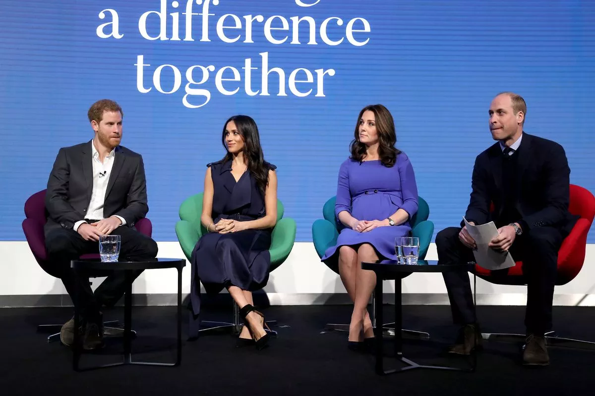 Vợ chồng Harry đã kiếm được rất nhiều tiền khi nói về Hoàng gia (Ảnh: AFP qua Getty Images) Vợ chồng Harry đã kiếm được rất nhiều tiền khi nói về Hoàng gia (Ảnh: AFP qua Getty Images)